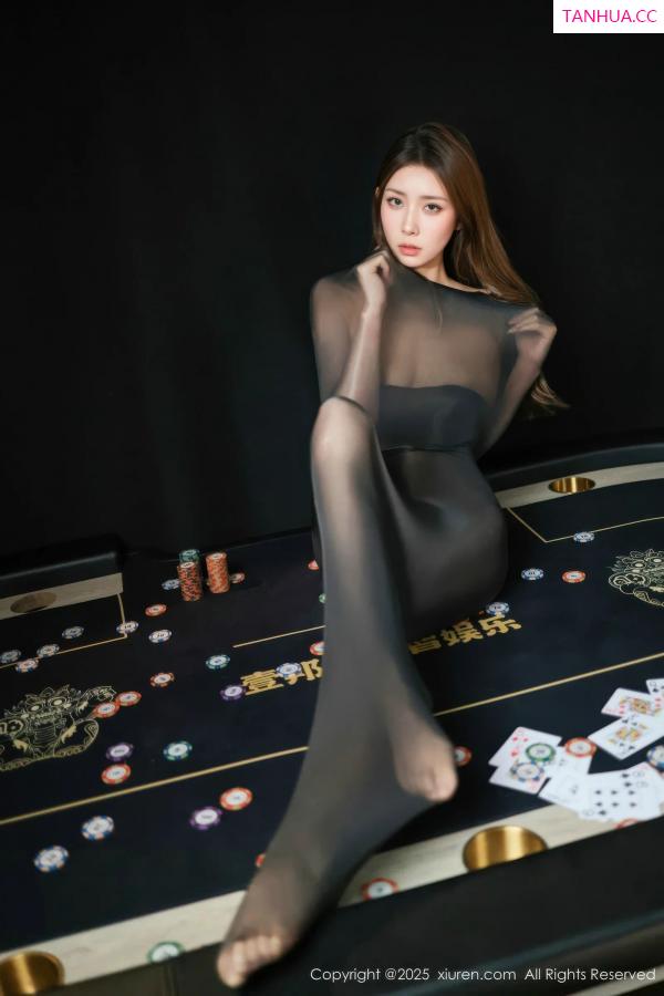   [XiuRen]高清写真图 2025.09.01 No.10713 悦兮 连体黑丝袜第14张图片